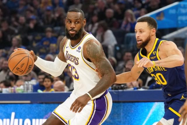 kaiyun-【现场】附加赛席位争夺战 湖人遗憾不敌勇士