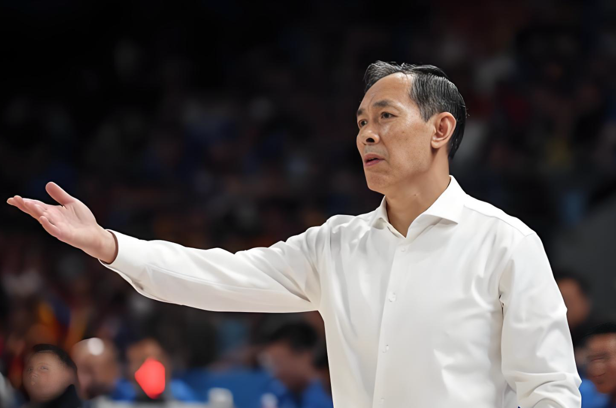 开云在线-北京队迎1坏消息！2米06锋线悍将旧伤复发，许利民一个头两个大