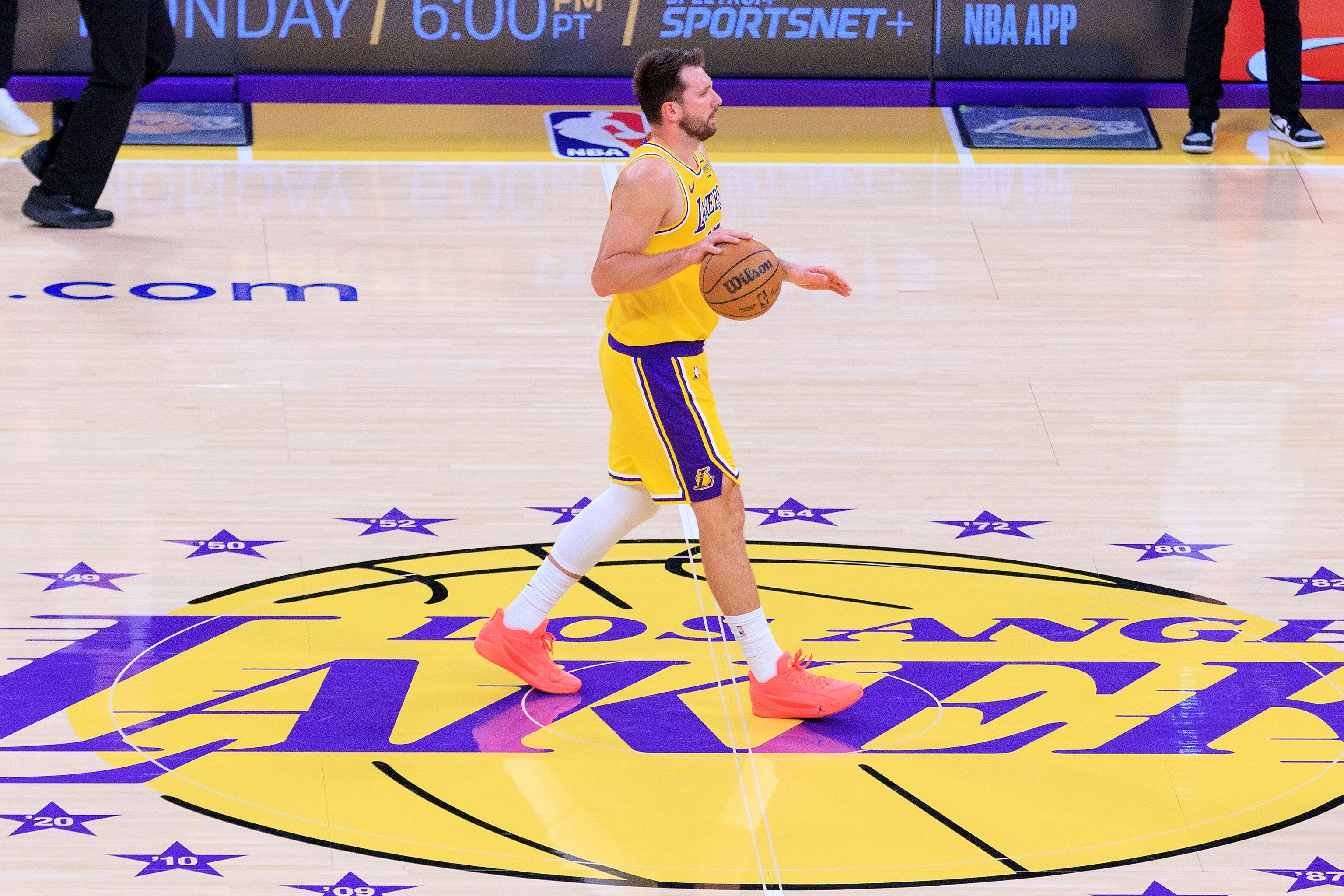 开云APP-东契奇生涯第100场30+10助 历史第4人 仅次于大O&amp;哈登&amp;詹姆斯