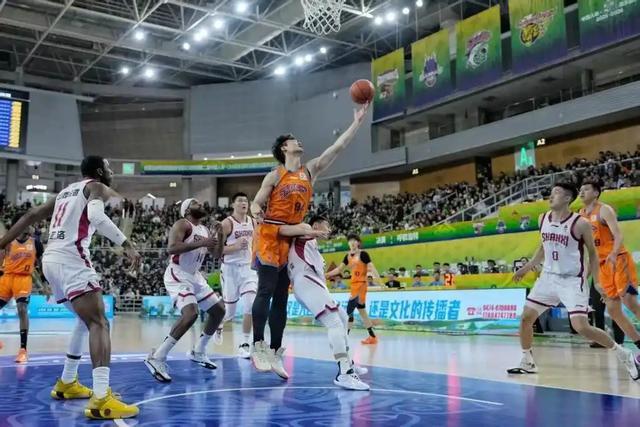 开云APP-28分大胜！上海2-0晋级CBA四强，季后赛格局初显